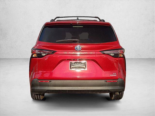 Used 2023 Toyota Sienna LE FWD image 7