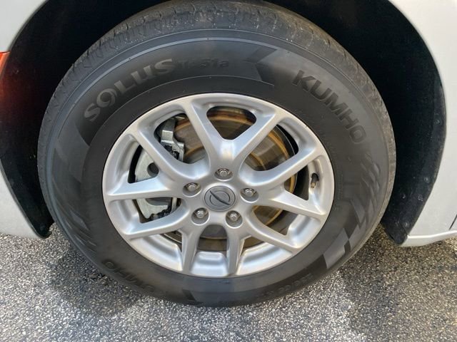 Used 2024 Chrysler Pacifica Touring-L image 10