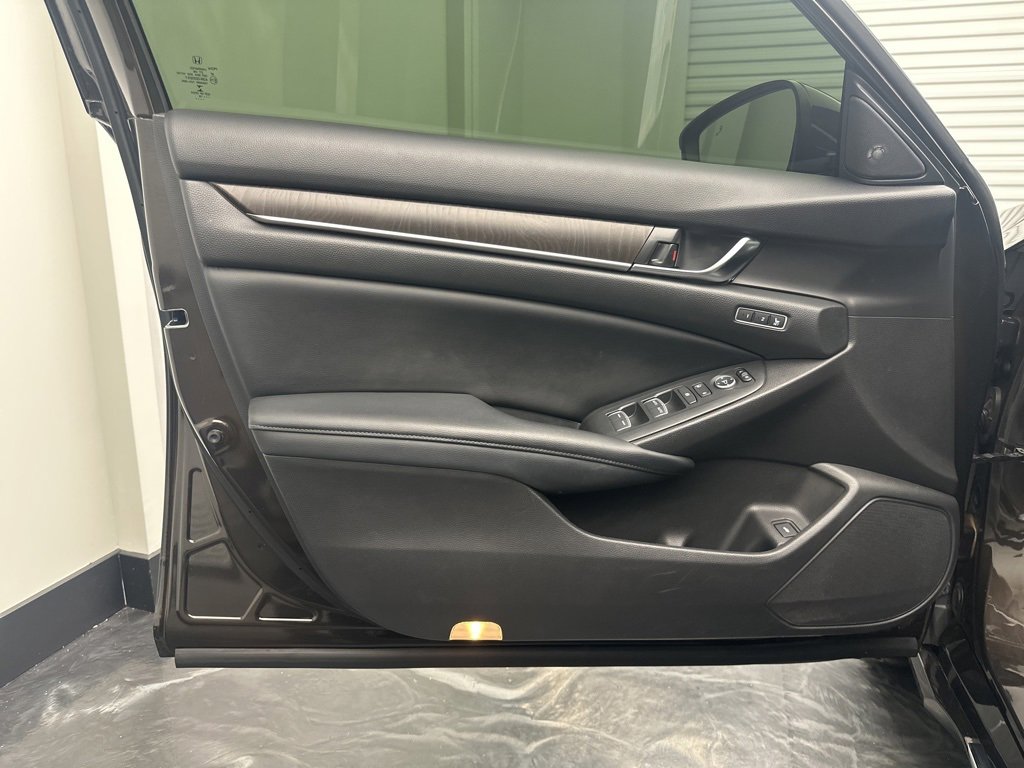 Used 2018 Honda Accord EX-L image 16