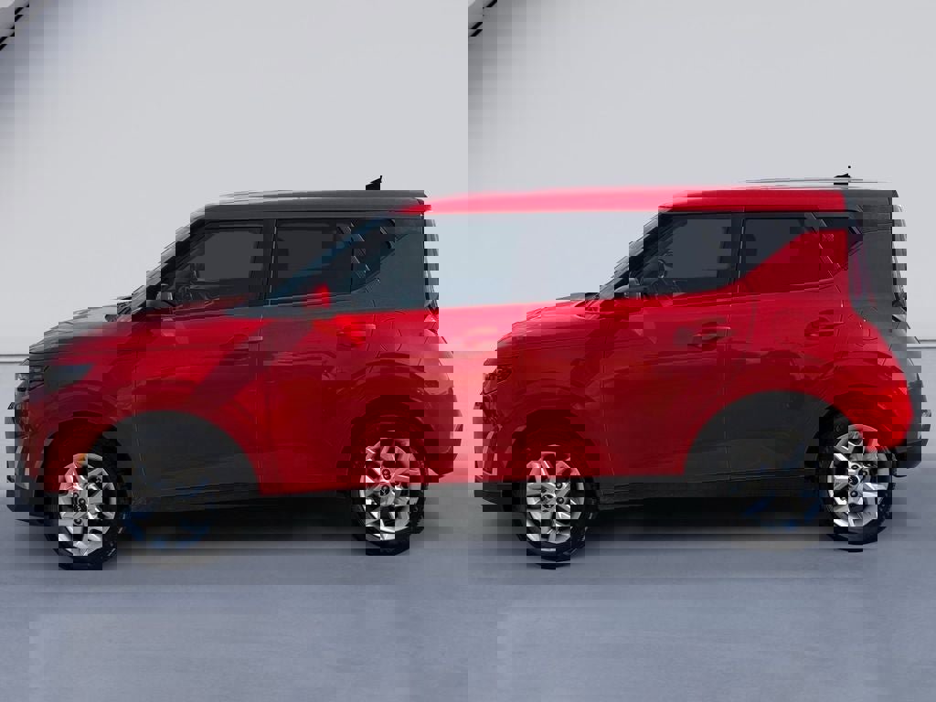 Used 2023 Kia Soul LX w/ LX Technology Package image 2