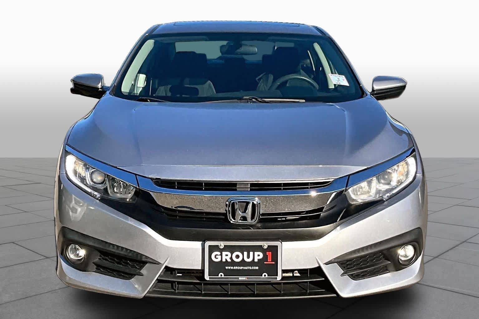 Used 2017 Honda Civic EX-T image 4