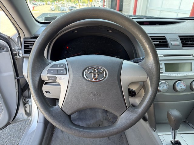 Used 2011 Toyota Camry LE FWD image 12