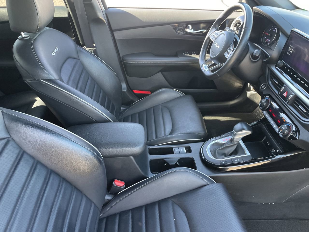 Used 2024 Kia Forte GT-Line w/ GT-Line Premium Package image 11