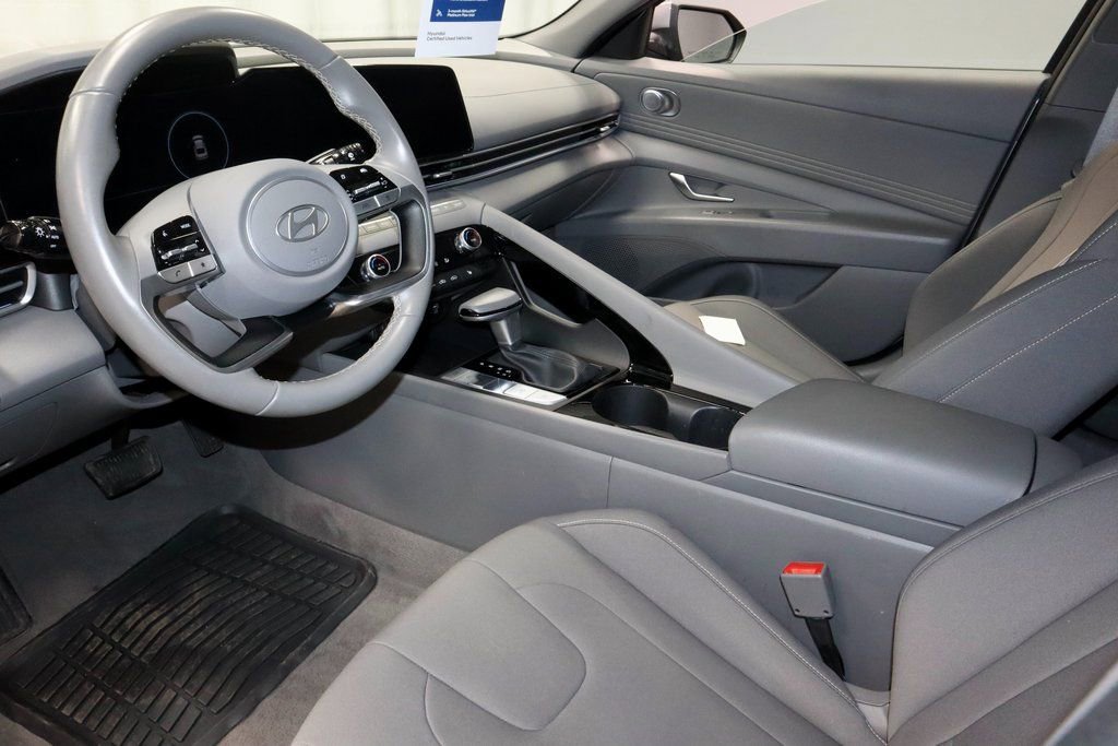 Certified 2025 Hyundai Elantra SEL image 24