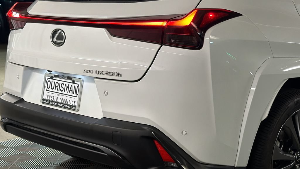 Certified 2024 Lexus UX 250h F Sport AWD/4WD image 9