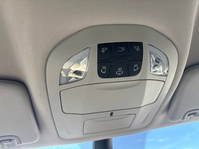 Used 2023 Chrysler Pacifica Touring-L FWD image 33
