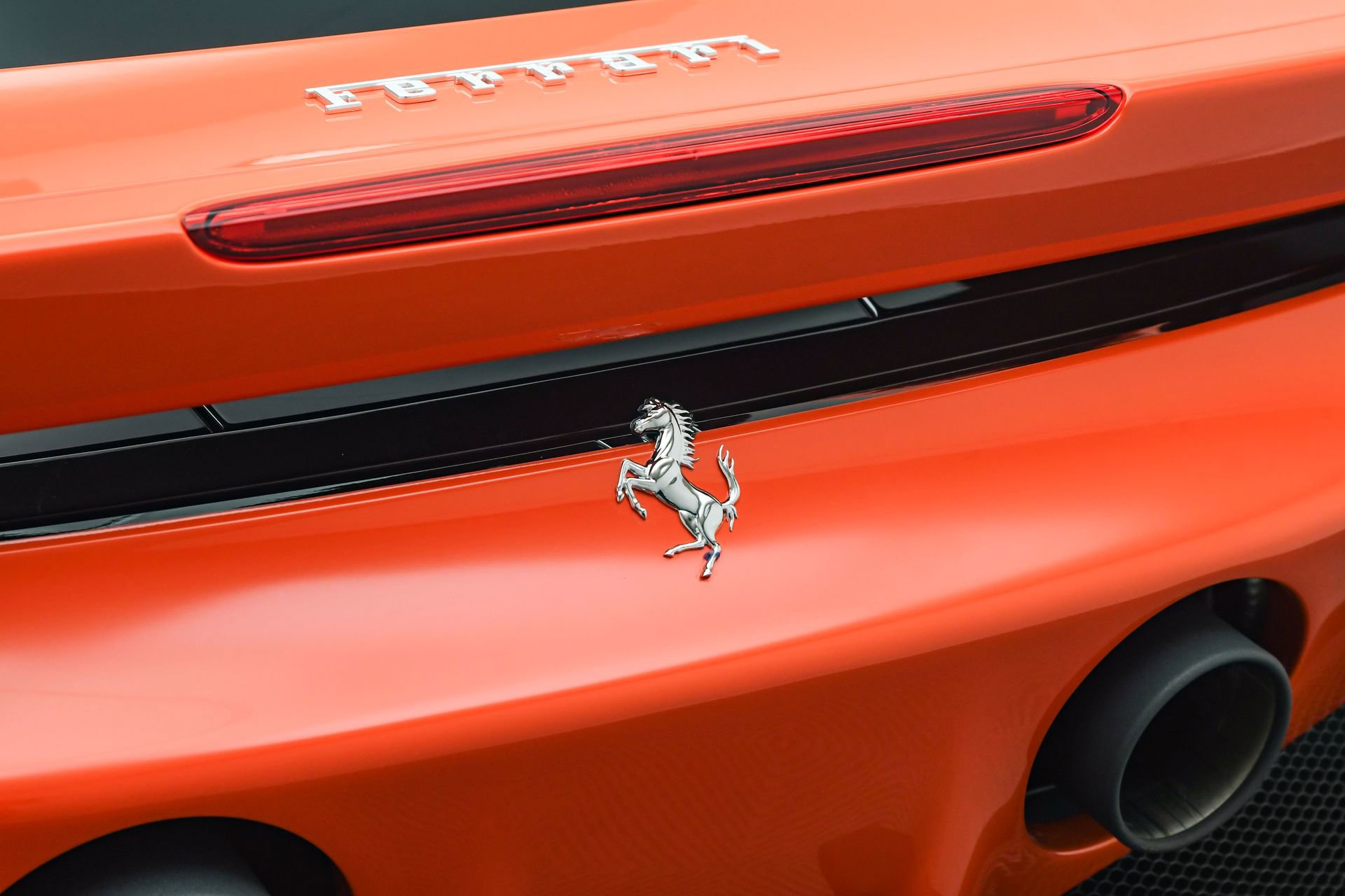 Used 2025 Ferrari SF90 Spider image 22