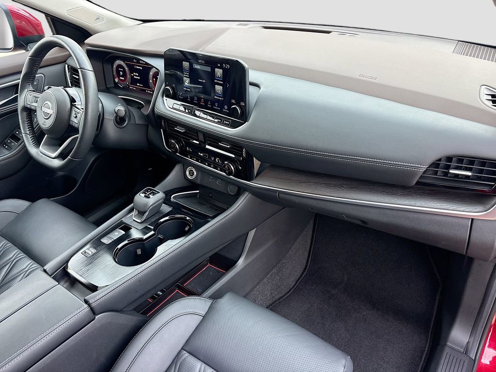 Used 2023 Nissan Rogue Platinum image 31