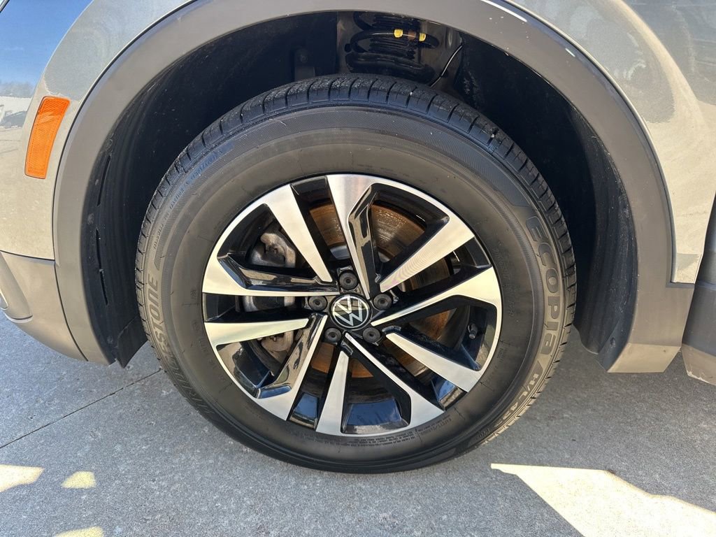 Used 2024 Volkswagen Tiguan S image 34