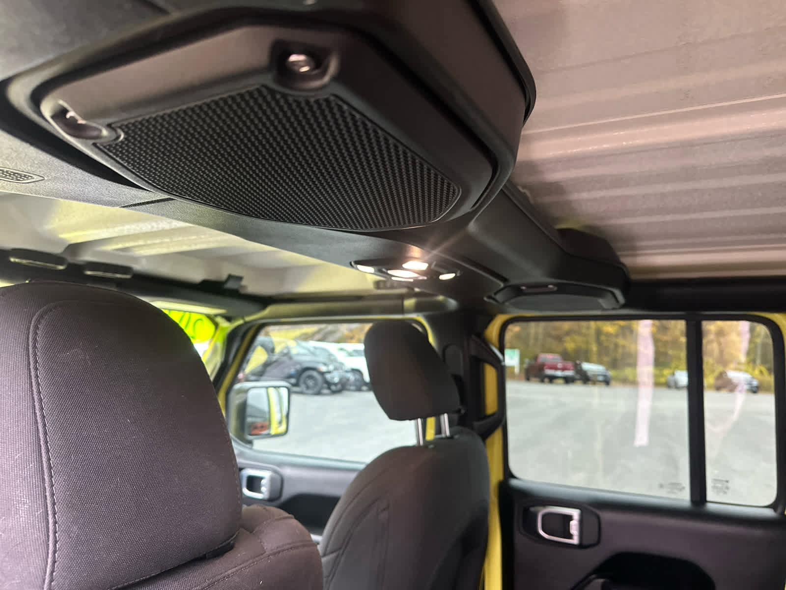 Used 2023 Jeep Wrangler Unlimited w/ Cold Weather Group image 31