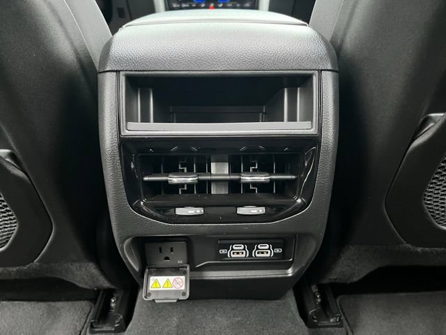 Used 2024 Jeep Grand Cherokee Altitude AWD/4WD image 19