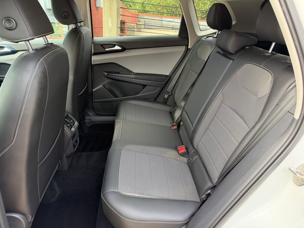 Used 2023 Volkswagen Taos SE FWD image 23