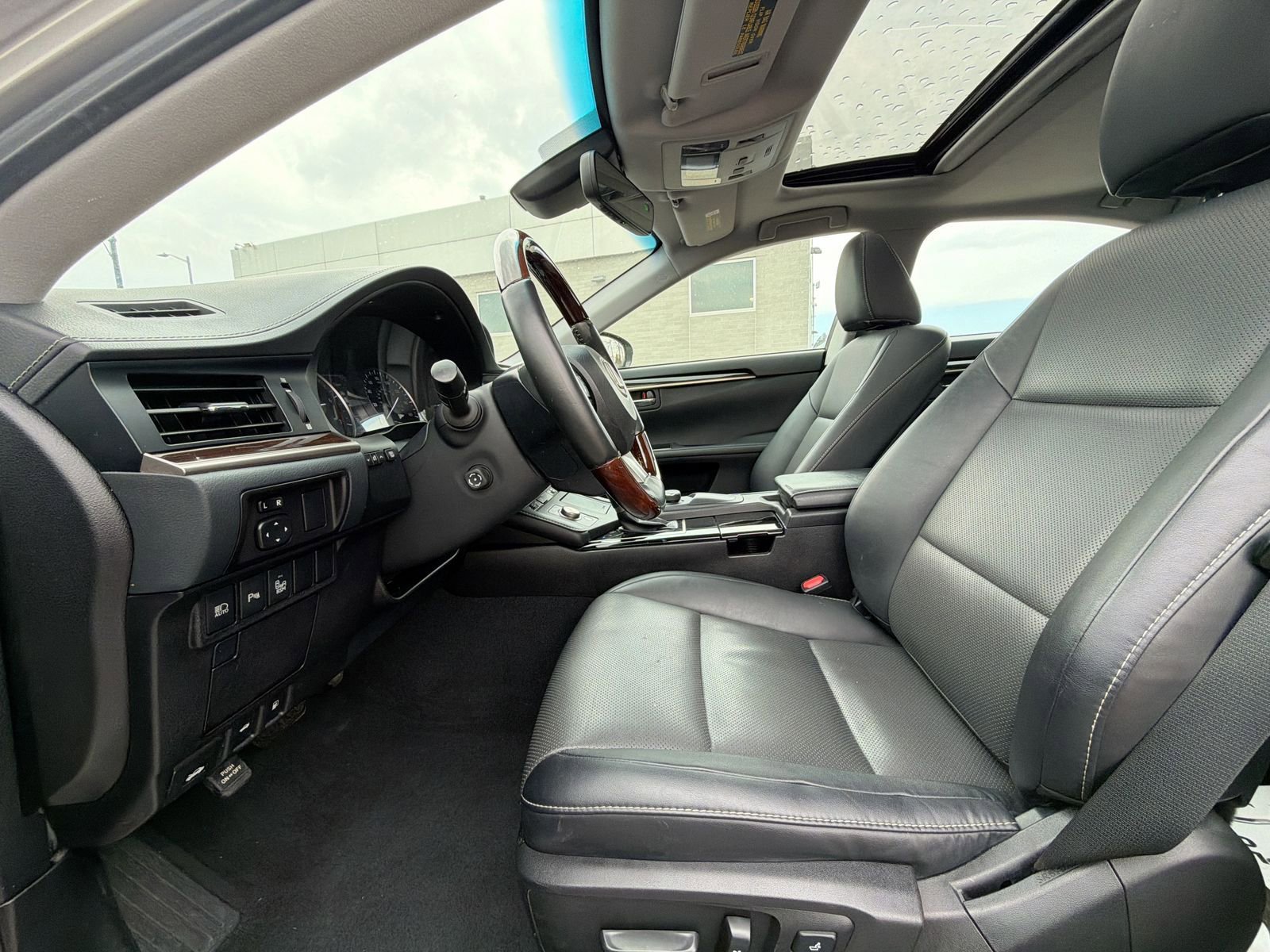 Used 2018 Lexus ES 350 w/ Premier Package image 14