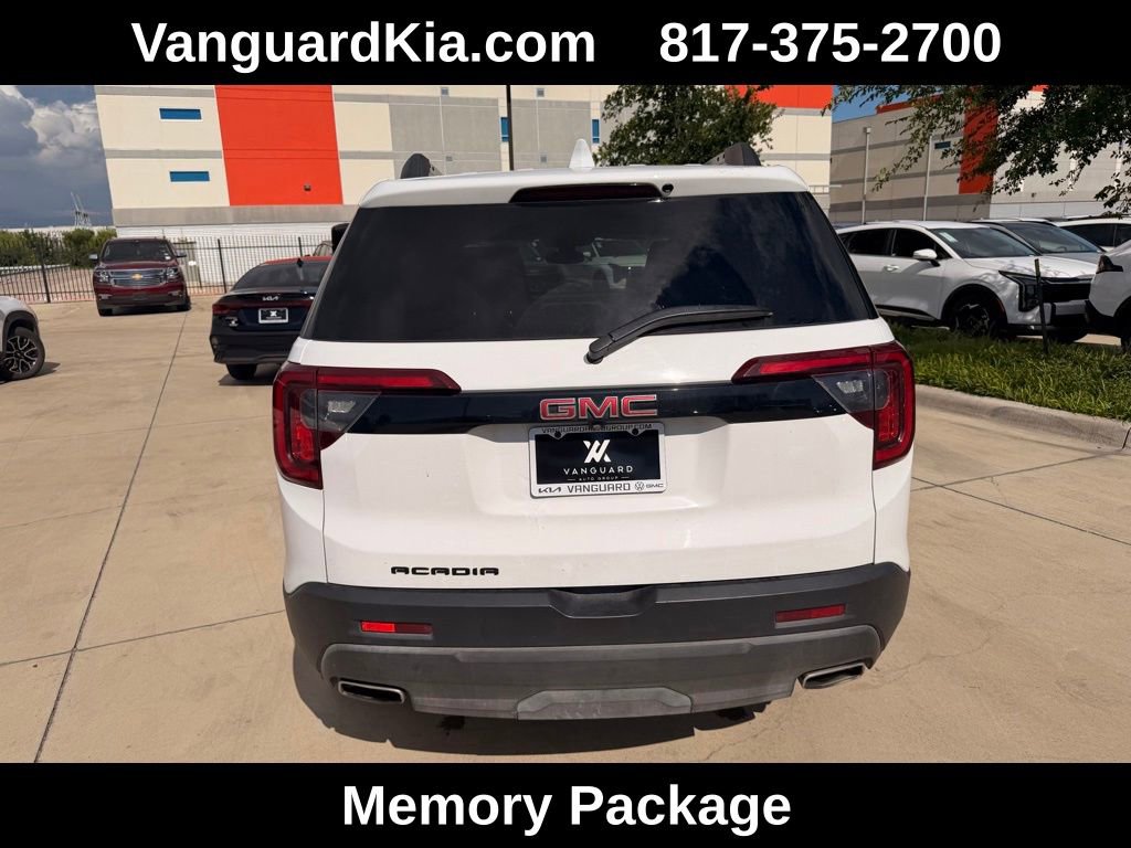 Used 2023 GMC Acadia SLT w/ Elevation Edition FWD image 3