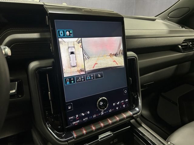 Used 2025 GMC Yukon AT4 Ultimate AWD/4WD image 18