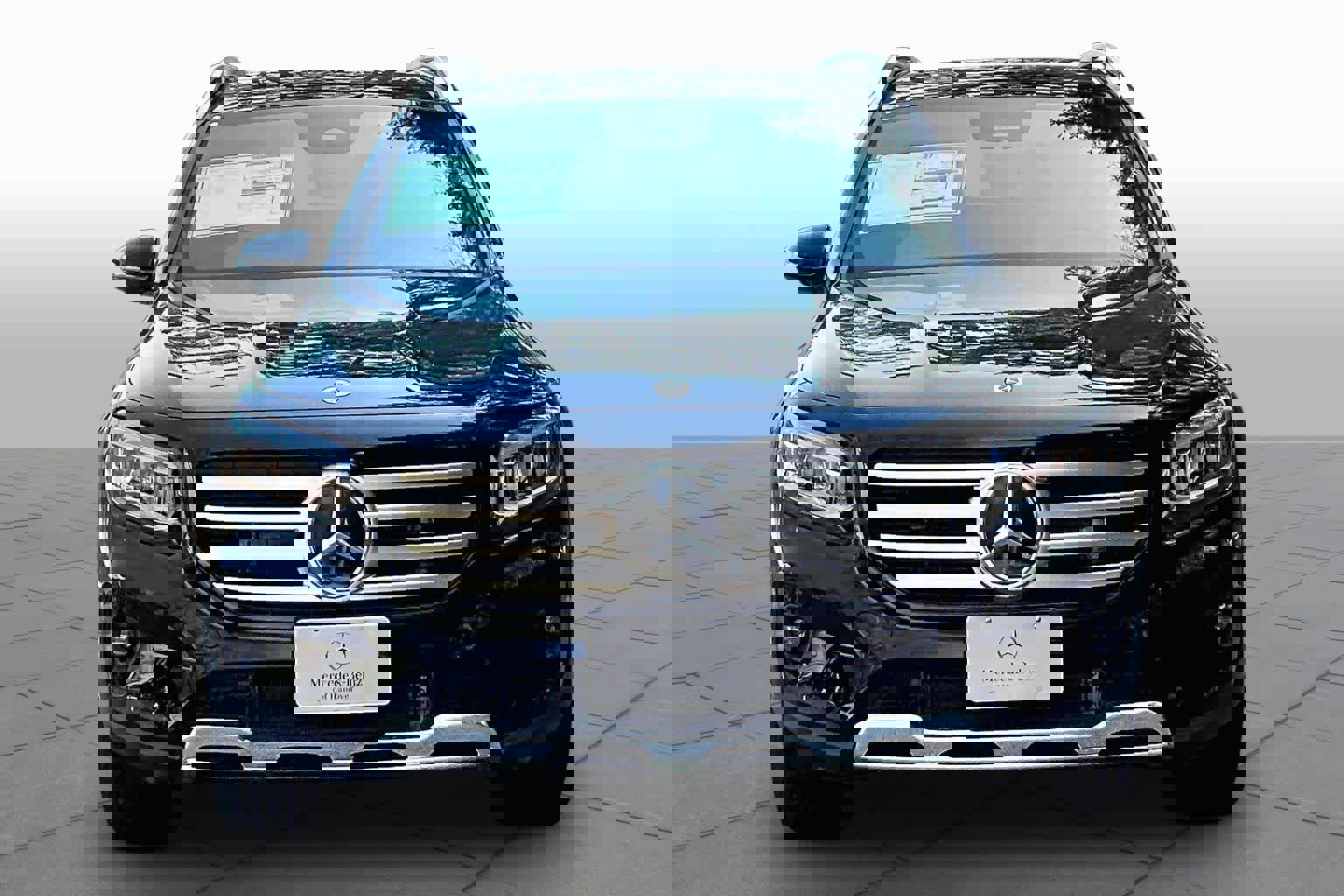 New 2026 Mercedes-Benz GLB 250 4MATIC image 3