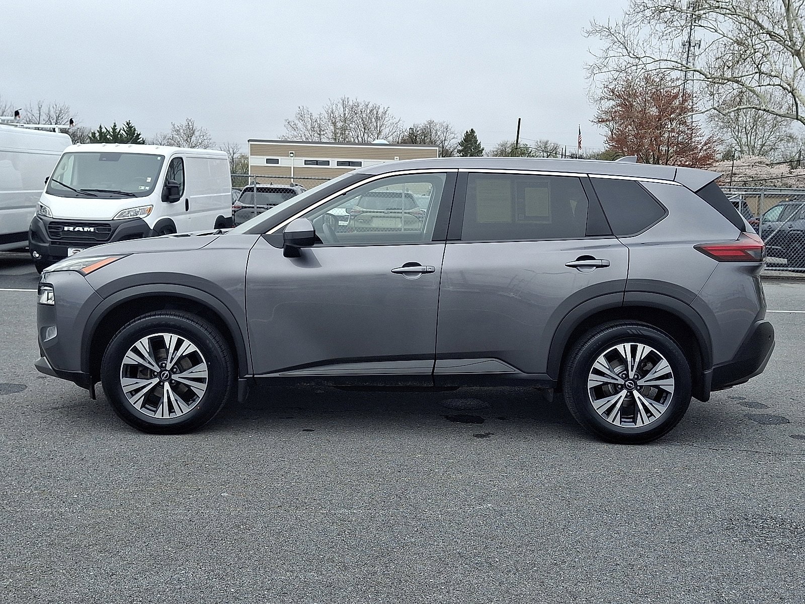 Used 2023 Nissan Rogue SV AWD/4WD image 8