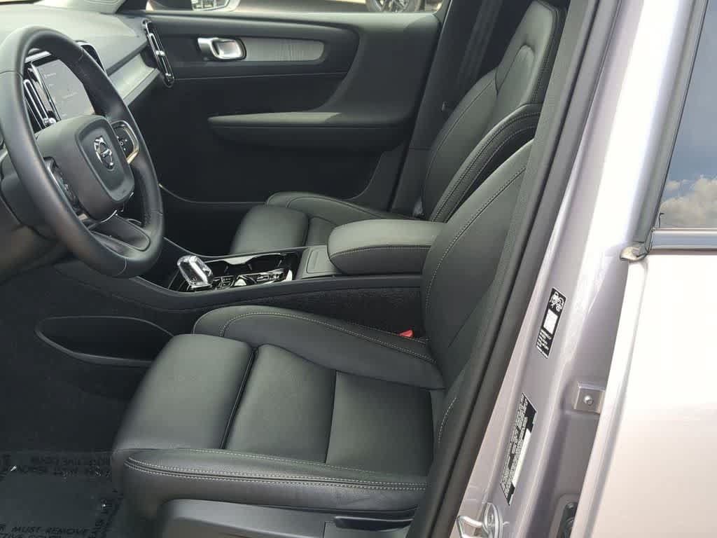 Certified 2026 Volvo XC40 B5 Plus AWD/4WD image 15
