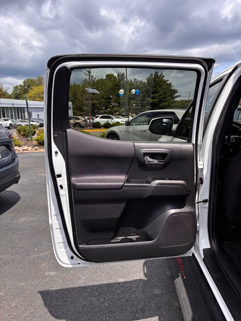 Used 2023 Toyota Tacoma TRD Off-Road w/ Black Out Package (TMS) AWD/4WD image 27
