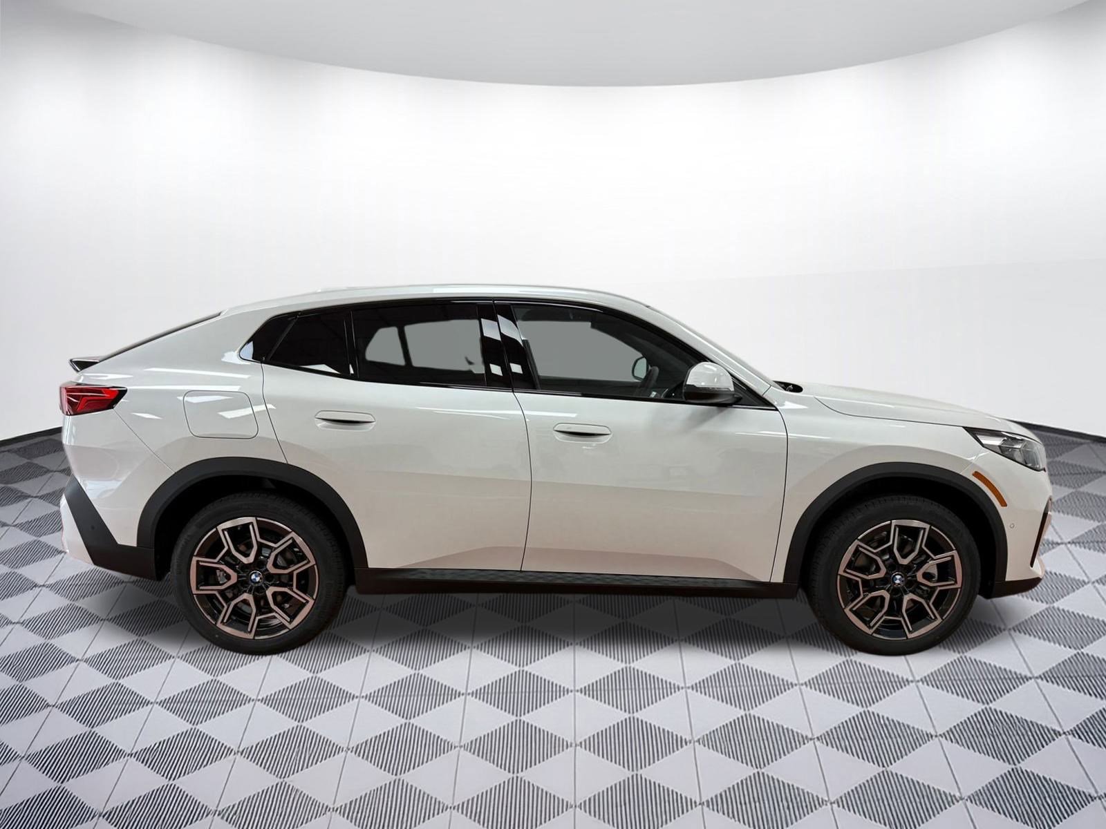 New 2026 BMW X2 xDrive28i image 8