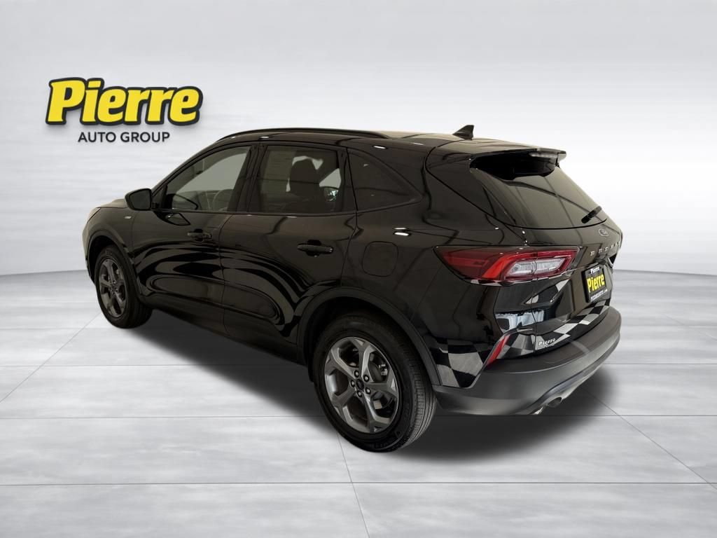 Used 2025 Ford Escape ST-Line Select AWD/4WD image 2