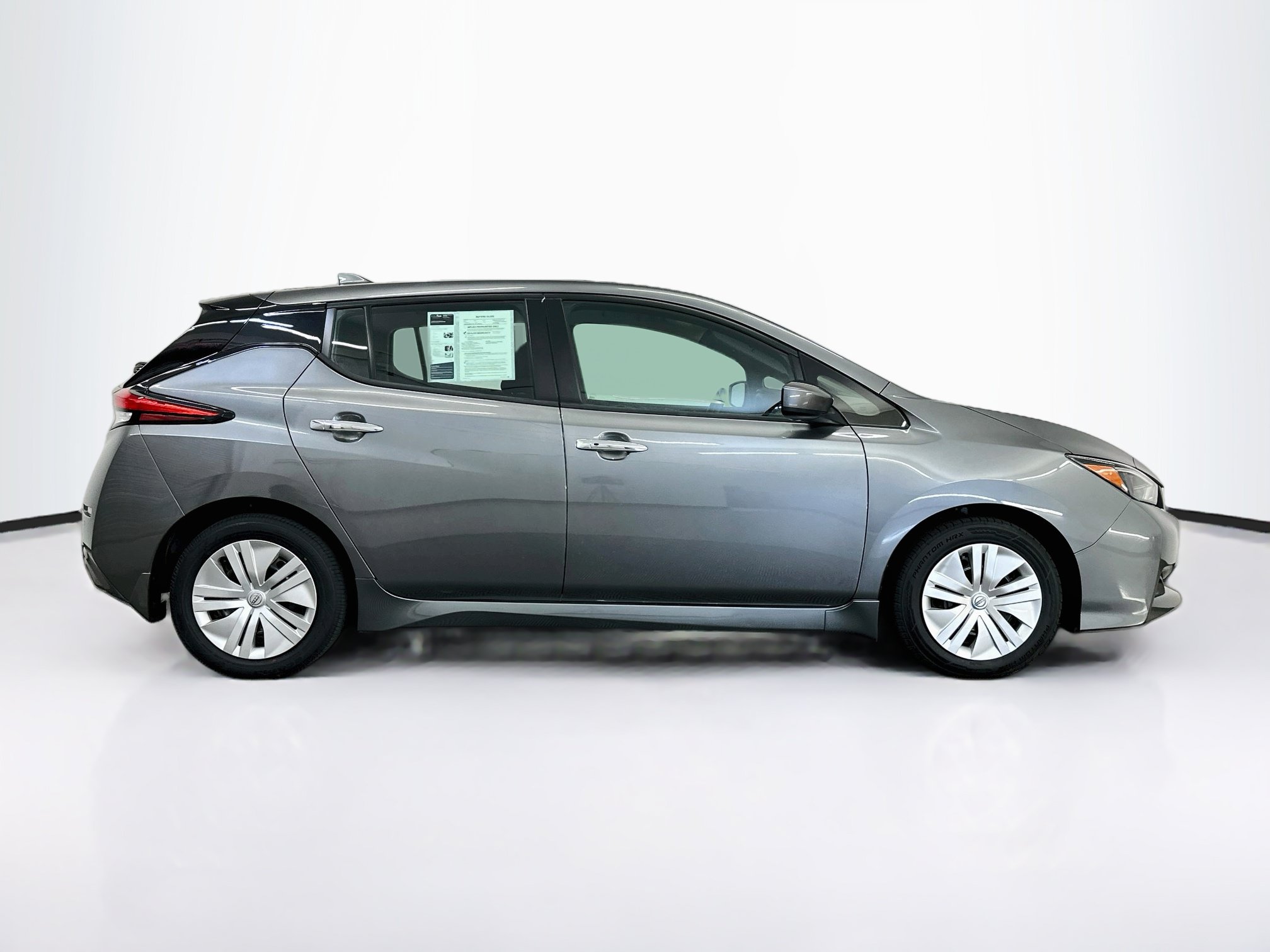 Used 2025 Nissan Leaf S FWD image 10