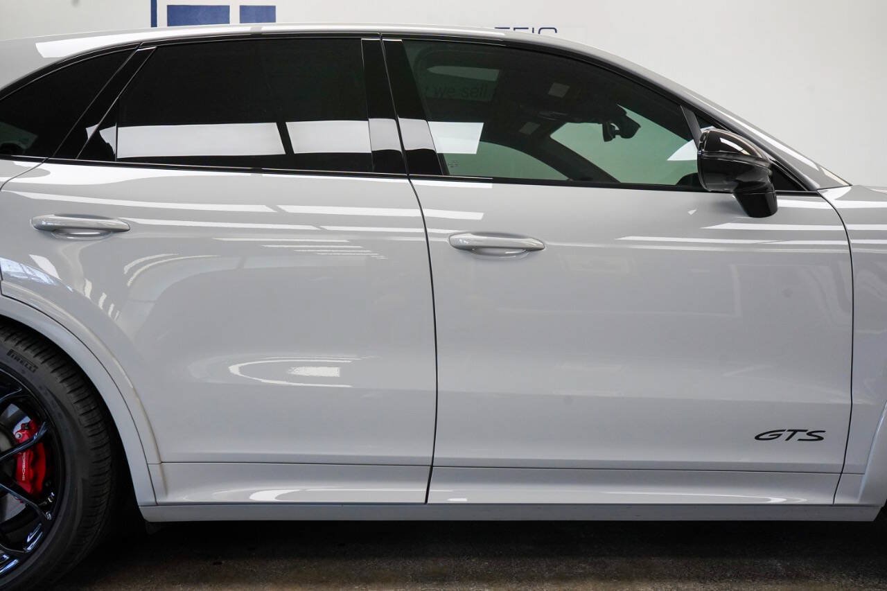 Used 2025 Porsche Cayenne GTS AWD/4WD image 16