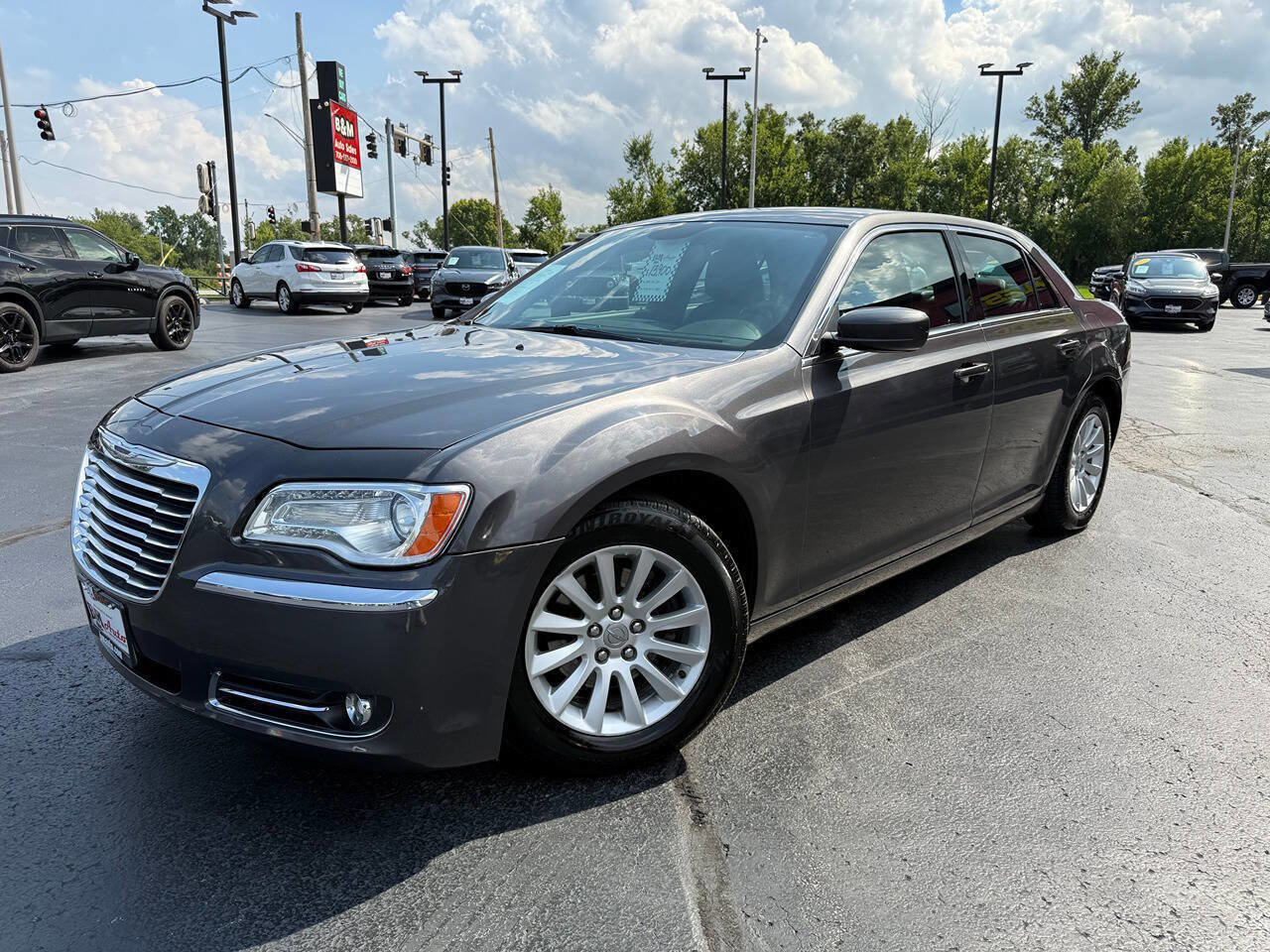 Used 2014 Chrysler 300 w/ Driver Convenience Group image 3