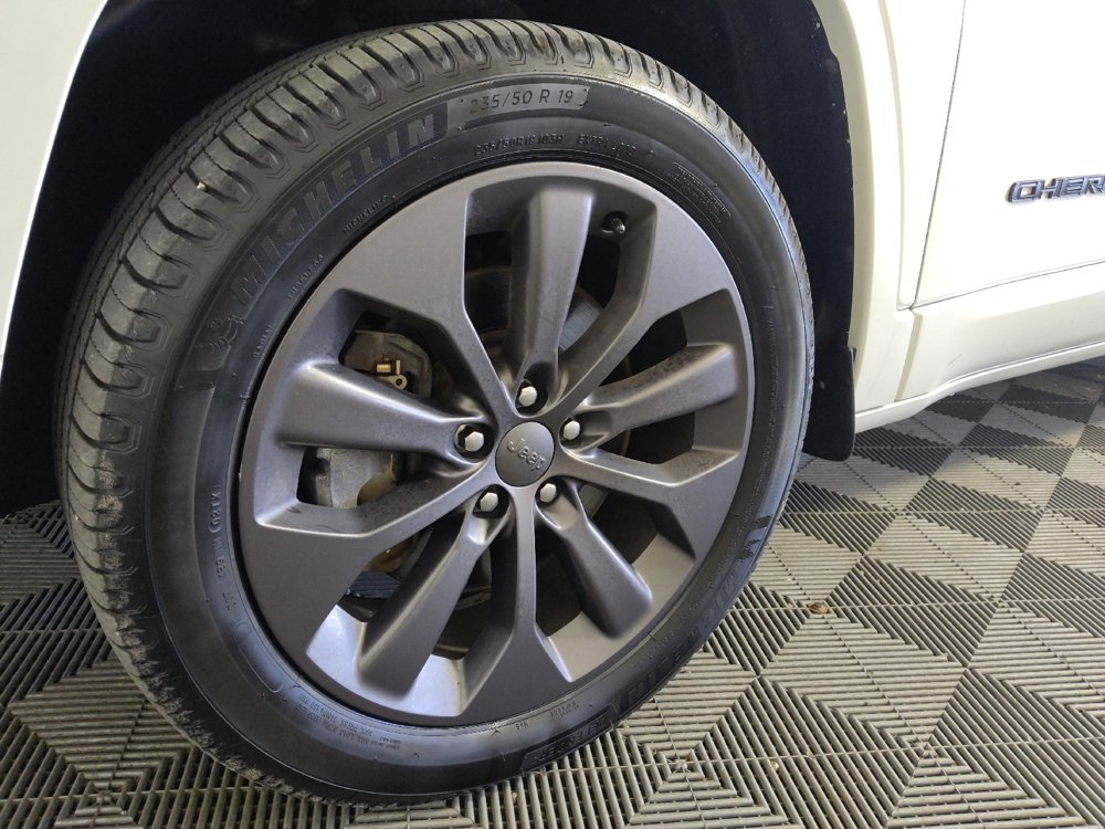 Used 2019 Jeep Cherokee High Altitude AWD/4WD image 31