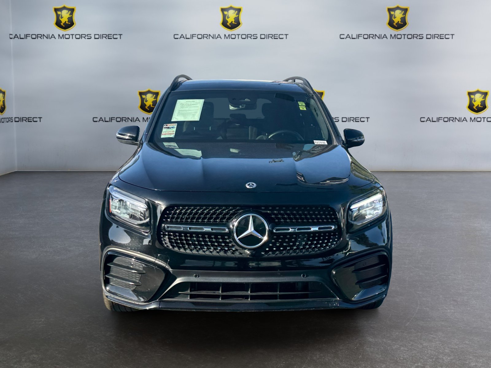 Used 2024 Mercedes-Benz GLB 250 w/ AMG Night Package image 8