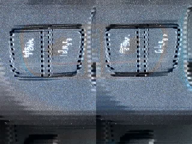 Used 2016 GMC Canyon SLT w/ Driver Alert Package image 40