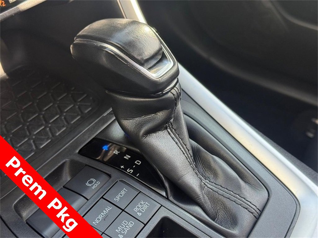 Used 2022 Toyota RAV4 XLE Premium image 20