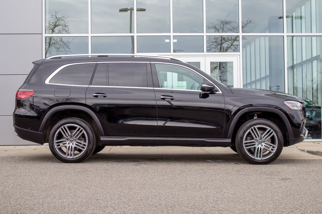 Used 2025 Mercedes-Benz GLS 450 4MATIC image 4