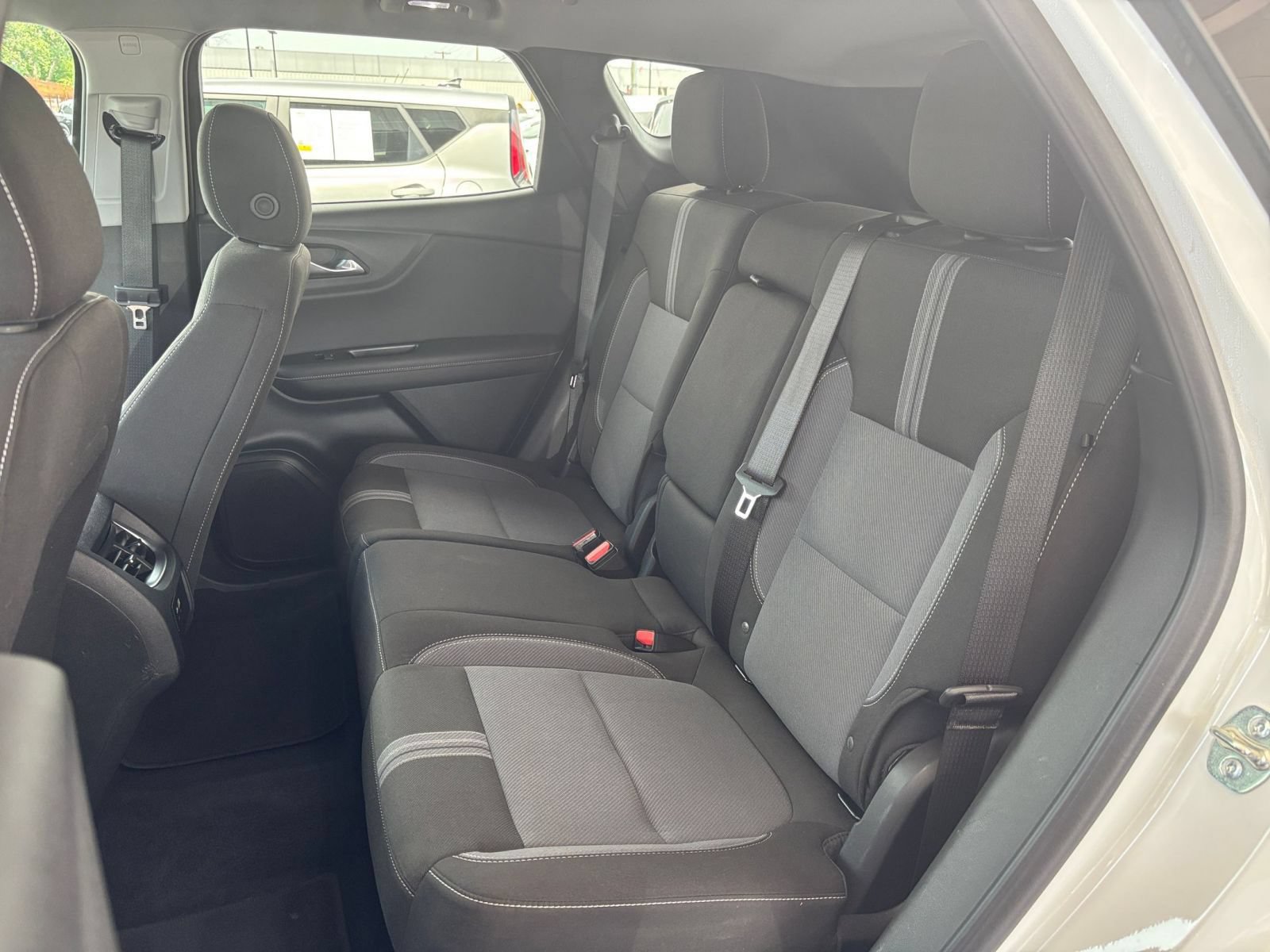 Used 2025 Chevrolet Blazer LT FWD image 27