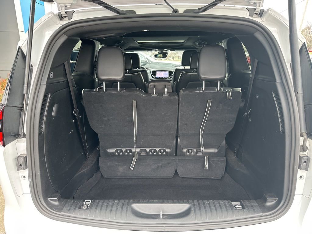 Used 2025 Chrysler Pacifica Limited image 9