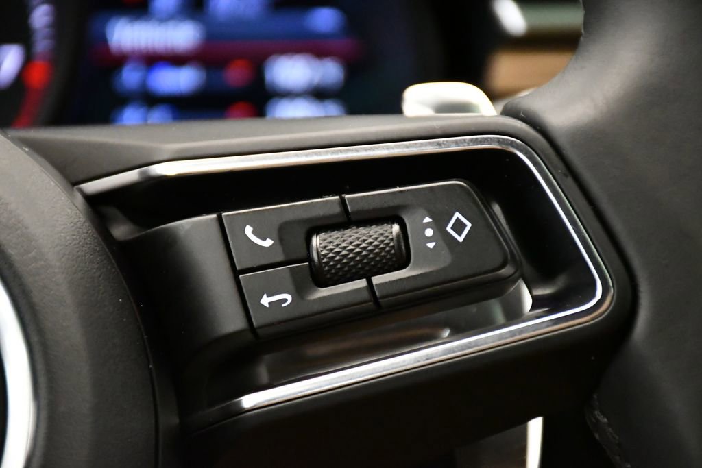 Used 2022 Porsche Macan image 29