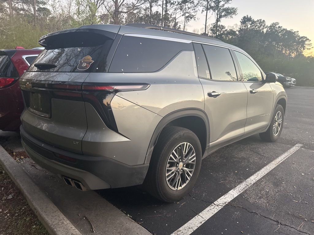 Used 2024 Chevrolet Traverse LT w/ Trailering Package image 4