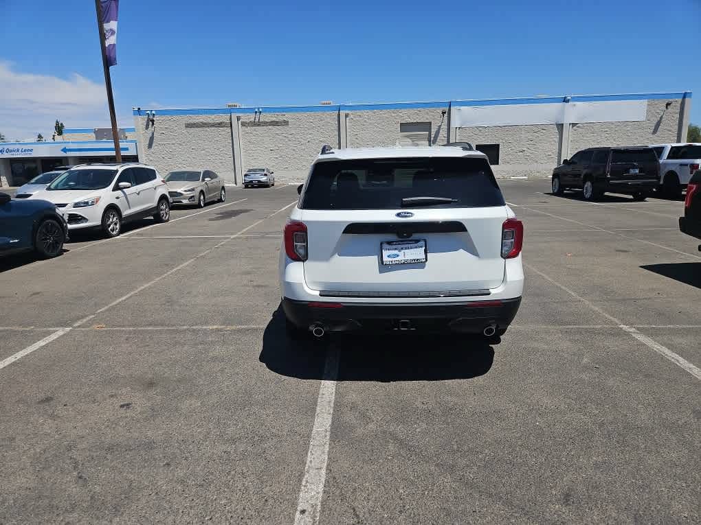 Used 2023 Ford Explorer ST-Line w/ Class IV Trailer Tow Package RWD image 6