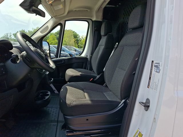 Used 2025 RAM ProMaster 2500 w/ U-Haul Equipment Group FWD image 18