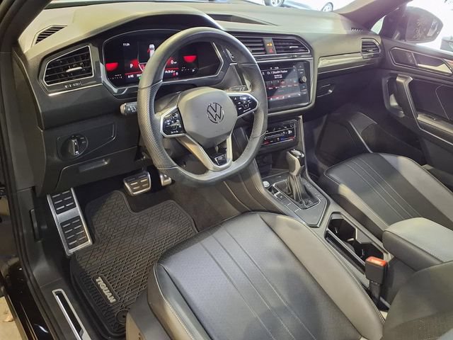Used 2023 Volkswagen Tiguan SE R-Line FWD image 4