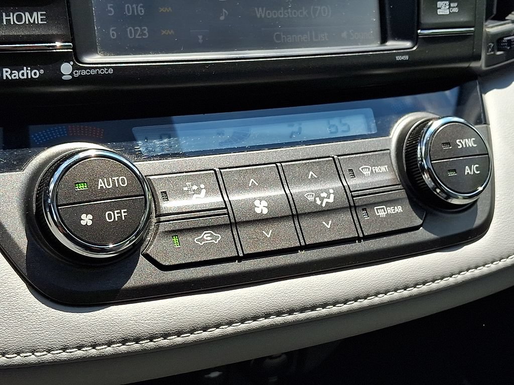 Used 2015 Toyota RAV4 Limited w/ Outdoor Package AWD/4WD image 17