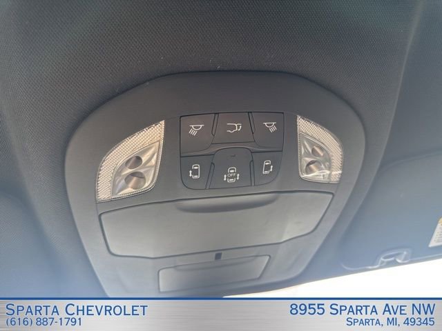 Used 2025 Chrysler Pacifica Select image 21