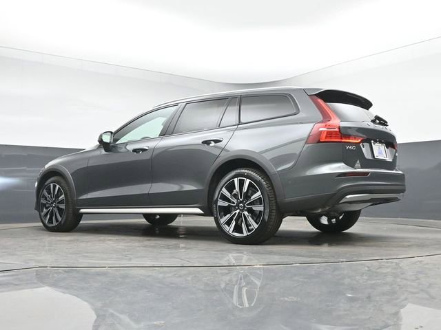 New 2026 Volvo V60 B5 Cross Country Ultra w/ Protection Package Premier AWD/4WD image 44