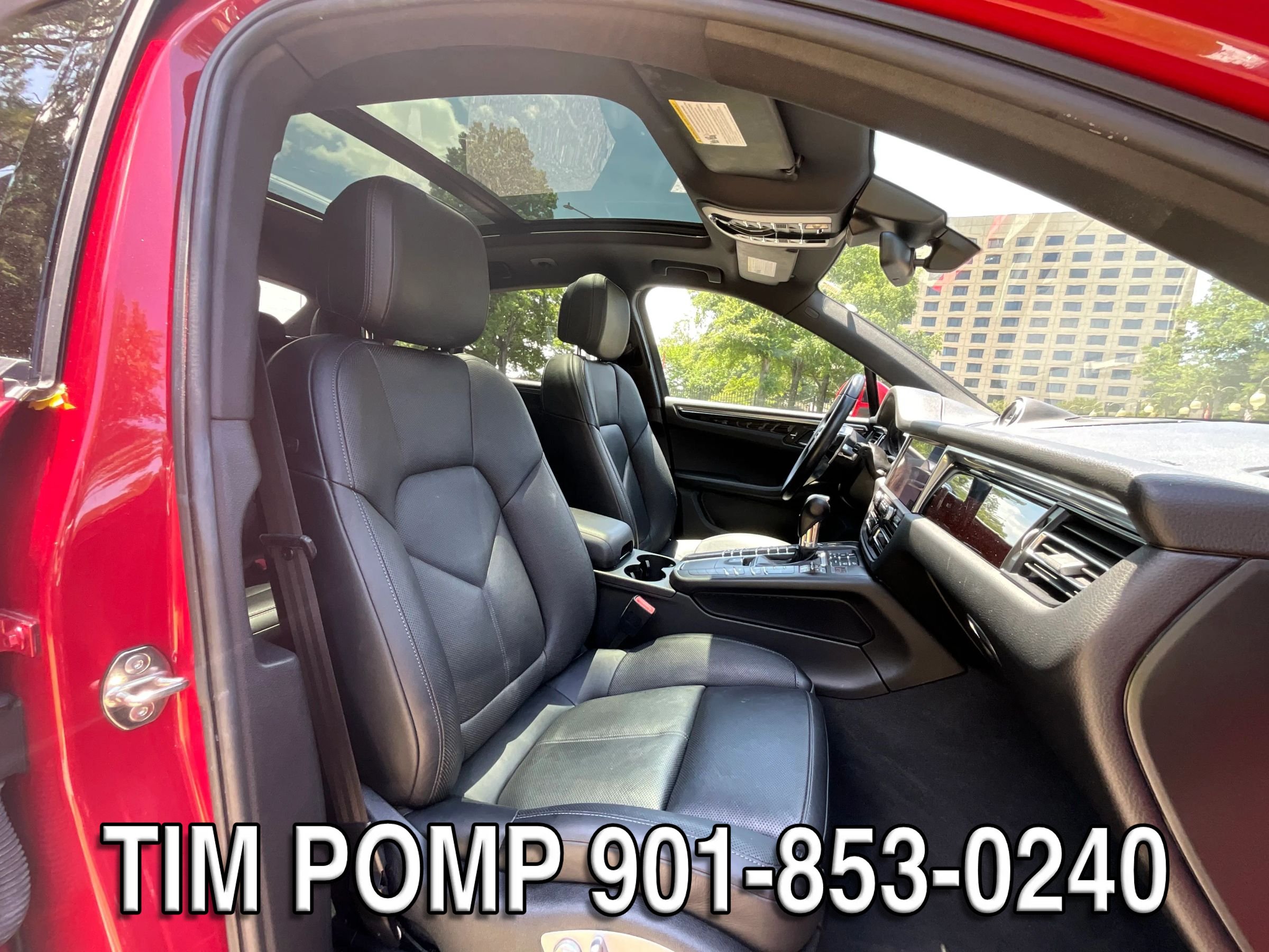 Used 2020 Porsche Macan w/ Premium Package Plus AWD/4WD image 17