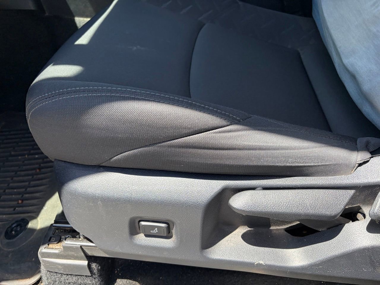 Used 2024 Toyota Tacoma SR5 RWD image 5
