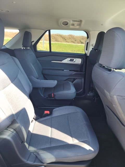 Used 2025 Ford Explorer Active image 38
