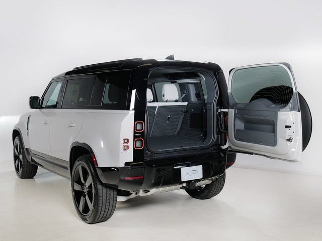 New 2026 Land Rover Defender 110 X-Dynamic SE AWD/4WD image 30
