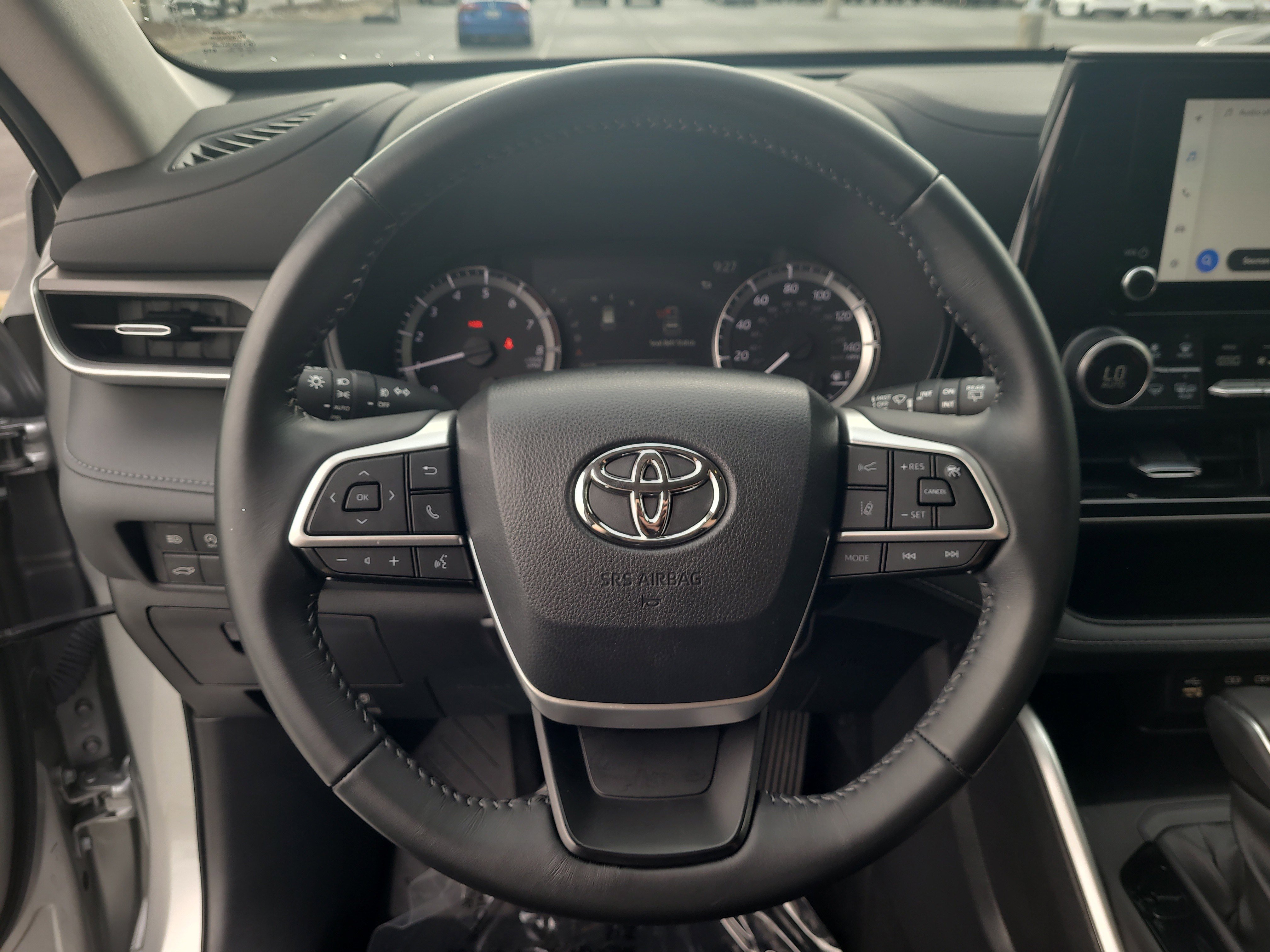 Used 2023 Toyota Highlander LE image 18