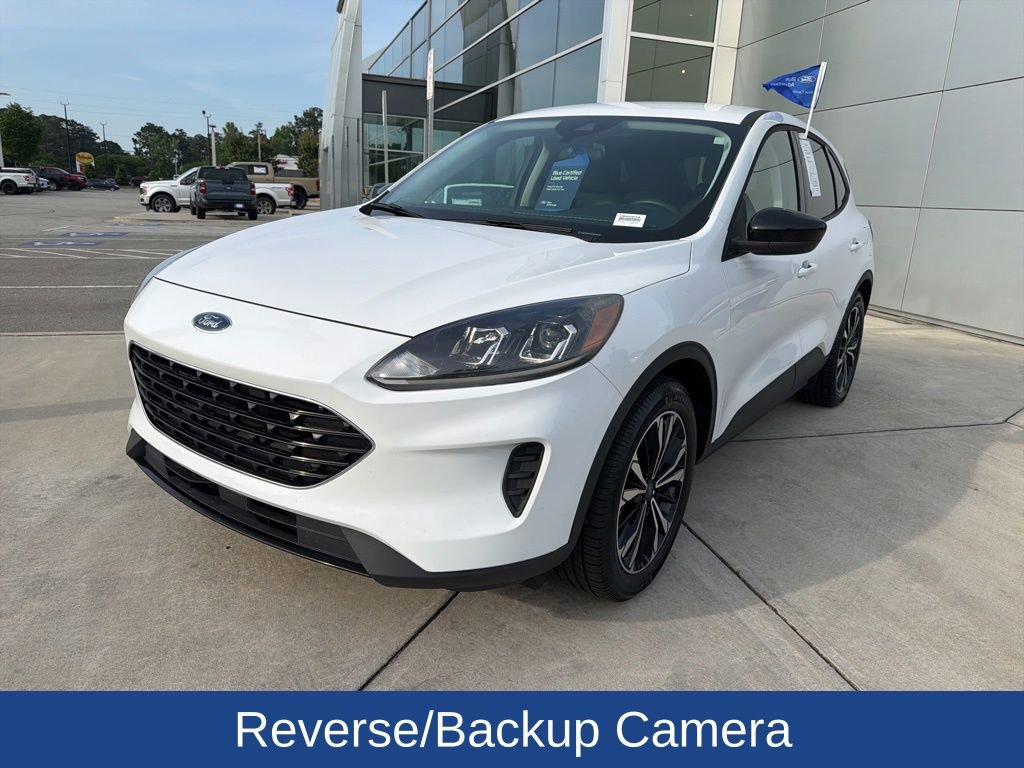 Certified 2021 Ford Escape SE w/ SE Sport Appearance Package image 3