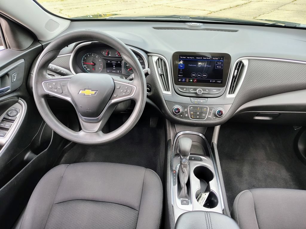 Used 2022 Chevrolet Malibu LT FWD image 28